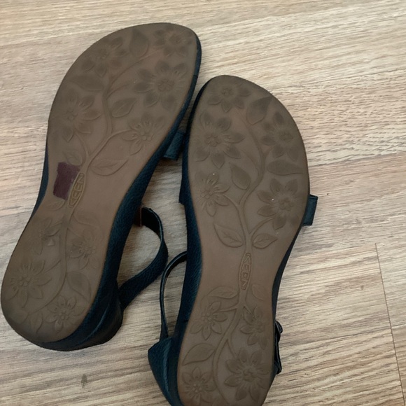 Keen Black Sandals Sz 8 - Picture 5 of 9